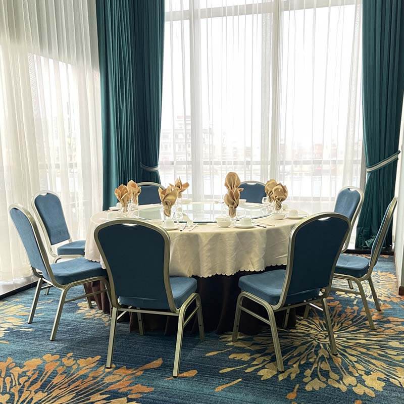 fancy banquet chairs for restaurant