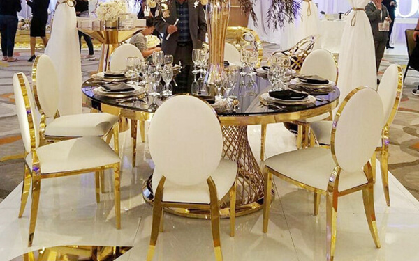 round wedding table and chairs set